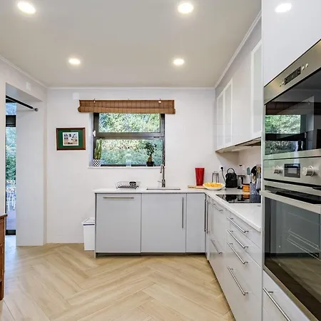 Appartement With Garden And Deck