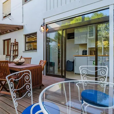 With Garden And Deck Appartement *